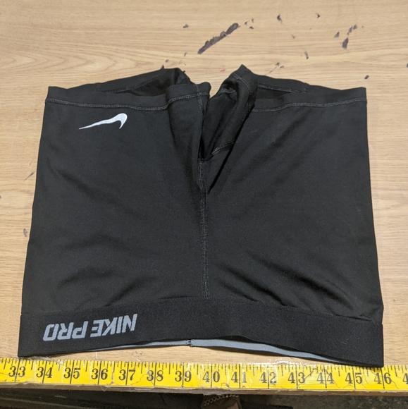 *CHARITY FUNDRAISER* Nike small stretch short shorts size small - Picture 6 of 7